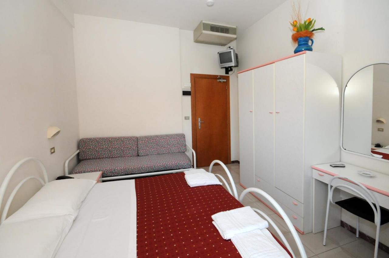 Hotel Darsena Cesenatico Exterior foto